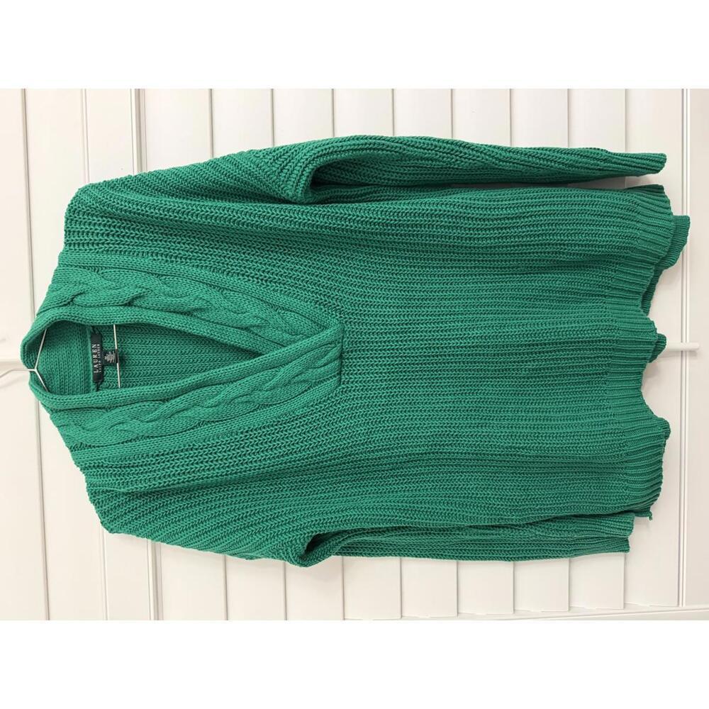 Lauren Ralph Lauren Green V-Neck Sweater Medium Fits More Like Large.
